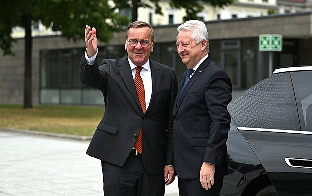 Zůnu pochválil Berlín za Ukrajinu. Nebude mít ministr obrany
