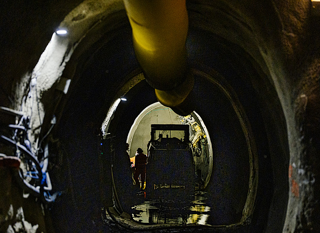 Tunel zlatonosným revírem. Podívejte se, jak vzniká středoče