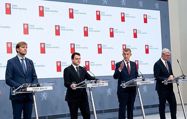 Hrozní jsme, vzkázal Macinka neziskovce. Od vás podporu nechceme, reagovala