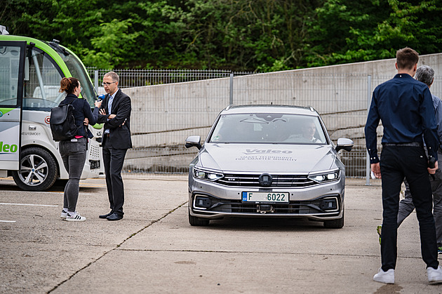 Valeo rozšířilo laboratoře v Praze, vyvíjí tam autonomní řízení