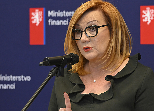 Poslanci jednají o EET. Opoziční poslankyně potěši