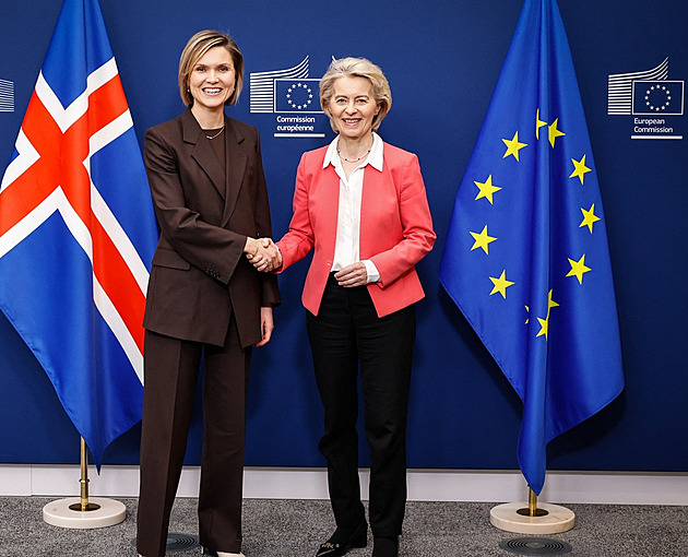 Islanďané jsou rozpolcení nad obnovením jednání s EU, vyplývá z nového průzkumu