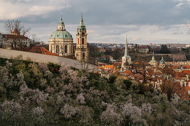 Praha stověžatá. Svatomikulášská městská zvonice sloužila wehrmachtu i StB