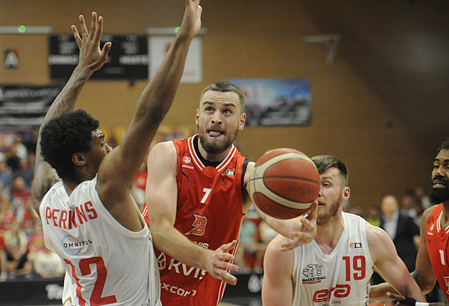 Czech basketball league final: Pardubice secures victory over Nymburk