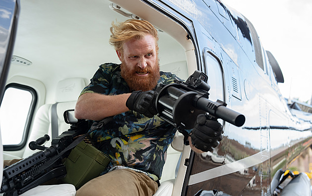 RECENZE: Kdysi jiskřivý Guy Ritchie skončil v opravdové Šedé