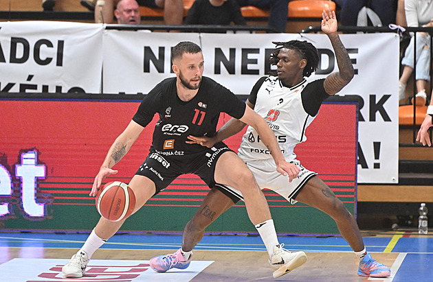 Ani starý buben do Prahy nepošlou. Nymburští se bouří proti sloučení se Slavií