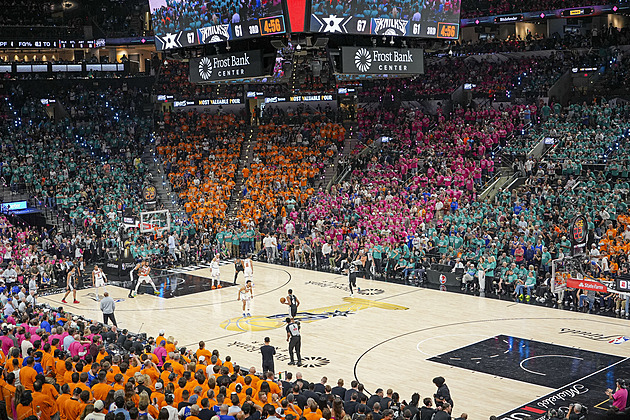 Millions for a Seat Near Celebrities, Shocking Prices Under the Roof: The New York Finals Are a Blockbuster