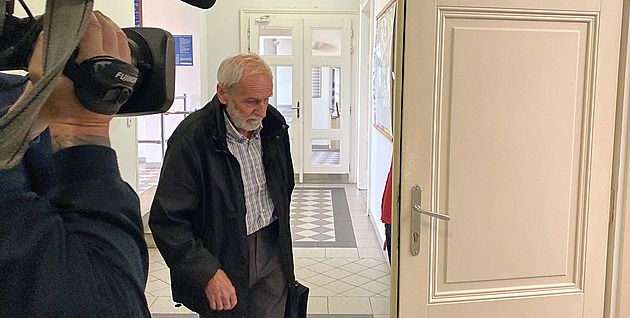 „Agenti StB byli schovaní ve křoví.“ V kauze šikan