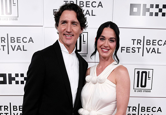 Katy Perry a Justin Trudeau poprvé na červeném koberci. Spekuluje se o miminku