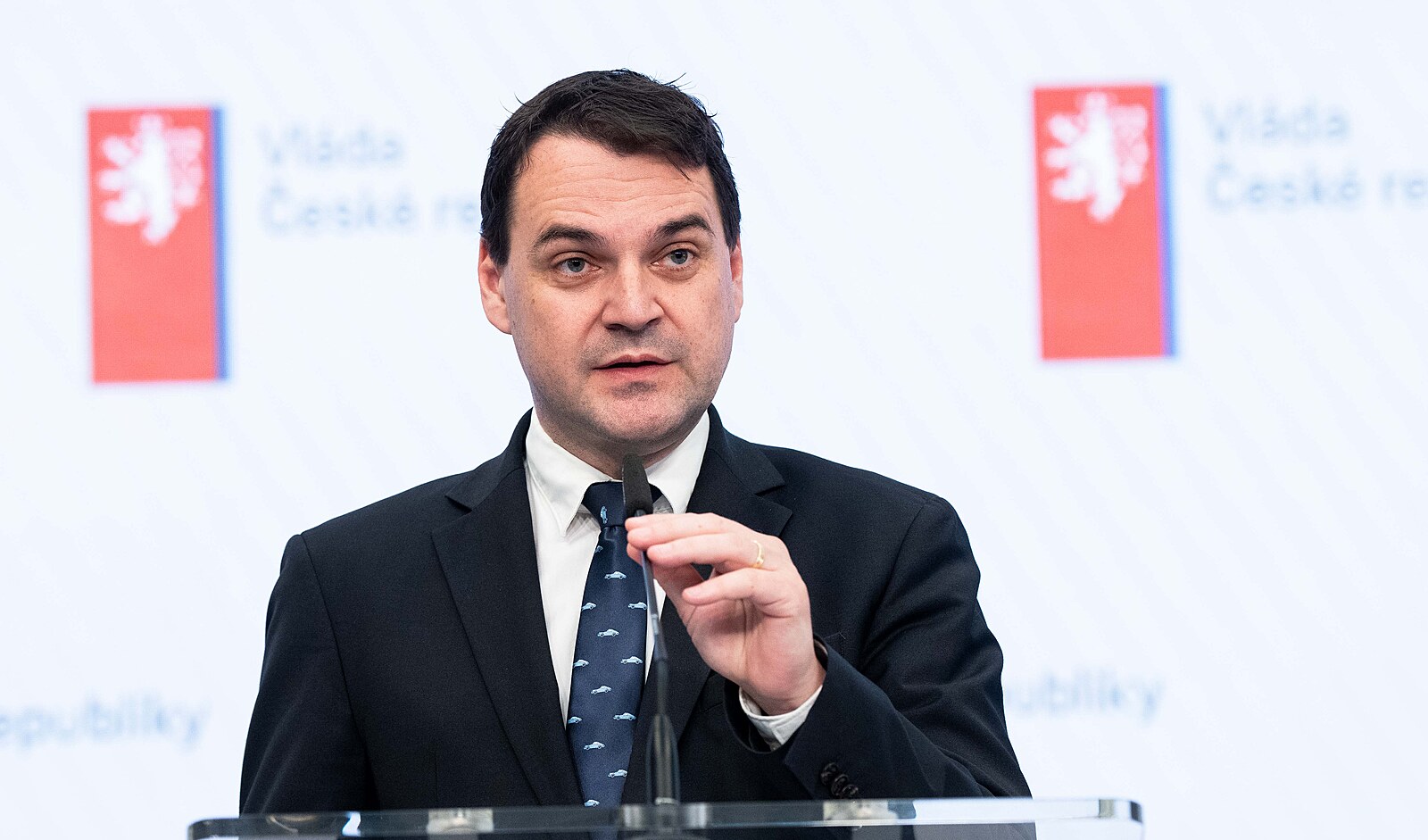 Hrozní jsme, vzkázal Macinka neziskovce. Od vás podporu nechceme, reagovala