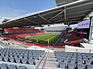 Pohled na dostav�né tribuny na stadionu v Torontu.