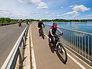 Nová cyklostezka kolem vodní nádr�e Rozko� u �eské Skalice.