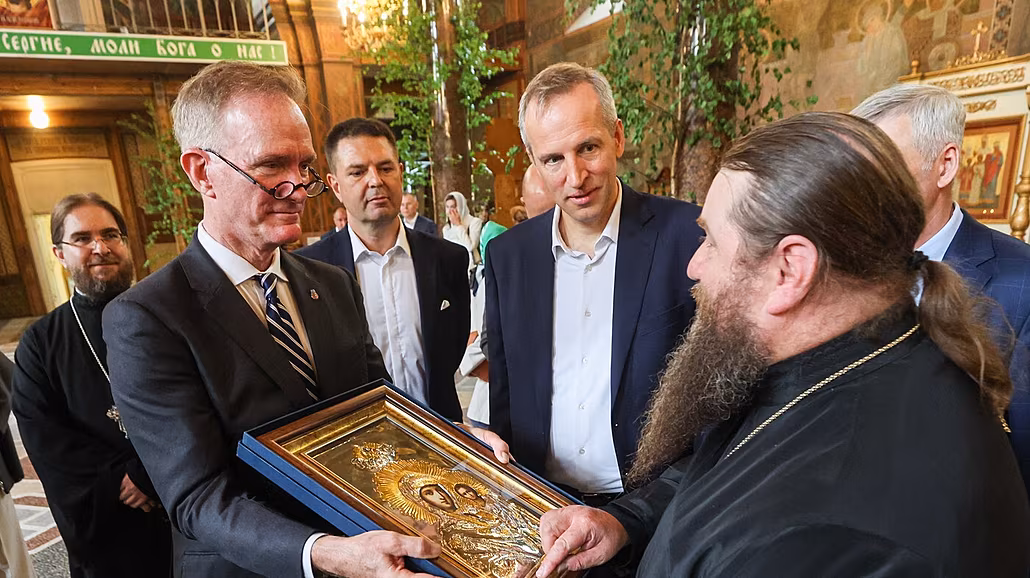 P�edseda americké Komise výtvarných um�ní Rodney Cook v Petrohrad� nav�tívil...