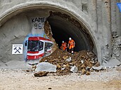 Dopravní podnik v Brn� pracuje na stavb� tramvajové trati na sídli�t� Kamechy....