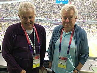 Jaroslav Kolá� a Václav Tichý na fotbalovém MS v Kataru p�ed zápasem Brazílie.