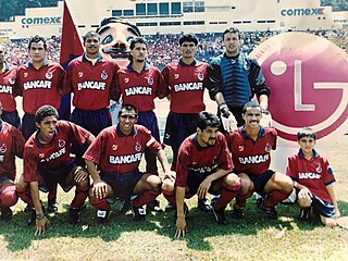 Sestava CSD Municipal v sezon� 1998�99. V brán� s Petrem Kostelníkem (vpravo...