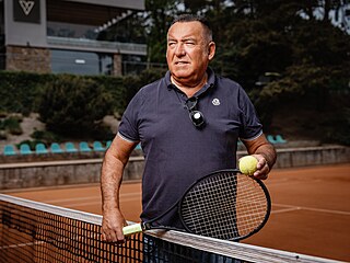 Tomá� �míd. Na otázku, co te� d�lá, tro�ku provokativn� odpovídá, �e...
