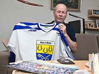 Josef �echura, nejstar�í registrovaný hokejista v �esku, �ije ve Sm�d�icích na...