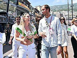 Ly�a�ka Lindsey Vonnová a tenista Daniil Medved�v