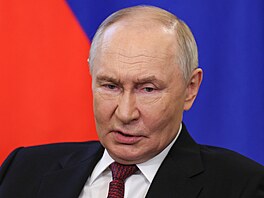 Ruský prezident Vladimir Putin hovo�í v Kremlu v Moskv�. (3. �ervna 2026)