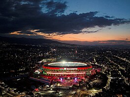 Pohled na Aztécký stadion v Mexico City, kde �e�tí fotbalisté odehrají t�etí...