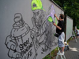 Spreje�i z celé Moravy prom�nili nevzhledné billboardové panely v centru Zlína....