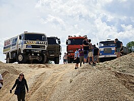 Ú�astníci XVIII. srazu historických nákladních automobil� zavítali tradi�n� do...
