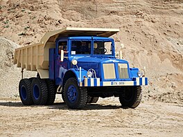 Ú�astníci XVIII. srazu historických nákladních automobil� zavítali tradi�n� do...