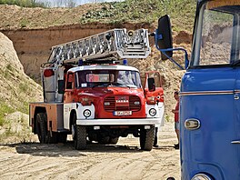 Ú�astníci XVIII. srazu historických nákladních automobil� zavítali tradi�n� do...