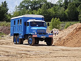 Ú�astníci XVIII. srazu historických nákladních automobil� zavítali tradi�n� do...