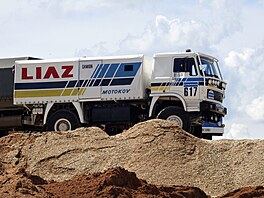 Ú�astníci XVIII. srazu historických nákladních automobil� zavítali tradi�n� do...