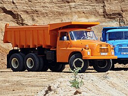 Ú�astníci XVIII. srazu historických nákladních automobil� zavítali tradi�n� do...