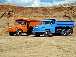 Ú�astníci XVIII. srazu historických nákladních automobil� zavítali tradi�n� do...