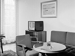 Pokoje byly na svou dobu �pi�kov� vybavené. Televizor byl v roce 1958 mimo�ádná...
