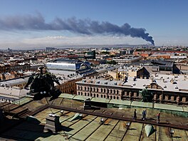 Ukrajinské drony zasáhly ruský Petrohrad. Po m�st� se linul silný kou�. (3....
