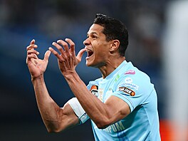 Douglas Santos hraje jako levý obránce za klub ruské Premier League Zenit...