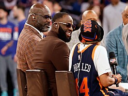 Shaquille O�Neal a Draymond Green mají b�hem finále NBA mediální povinnosti, ve...