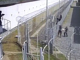 V�ze� se na út�ku z Pankráce dostal se jen k prvnímu plotu (7. �ervna 2026)