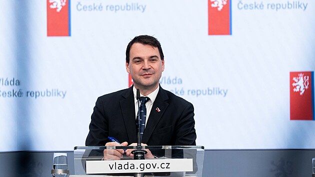 Ministr zahrani�í Petr Macinka na tiskové konferenci vlády. (8. �ervna 2026)