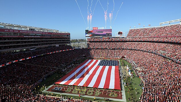 Stadion v San Franciscu b�hem Superbowlu.