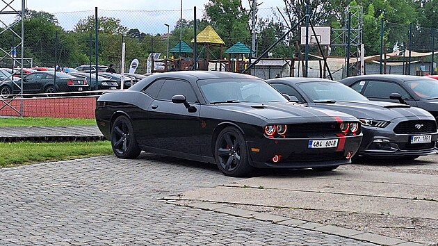 Modifikac�m se meze nekladou. Tento dodge vypadal v noci d�siv�