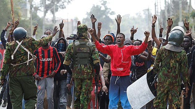 Protesty proti pl�nu karant�ny pro pacienty s ebolou v ke�sk�m m�st� Nanyuki (9. �ervna 2026)