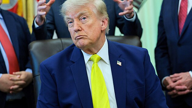 Donald Trump v Ov�ln� pracovn� B�l�ho domu (4. �ervna 2026)