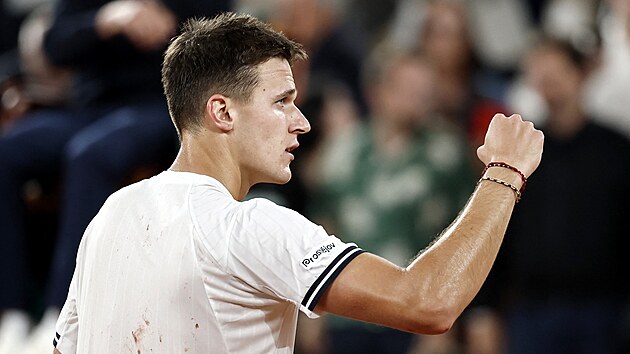 Jakub Men��k slav� v�t�zstv� ve �tvrtfin�le Roland Garros.