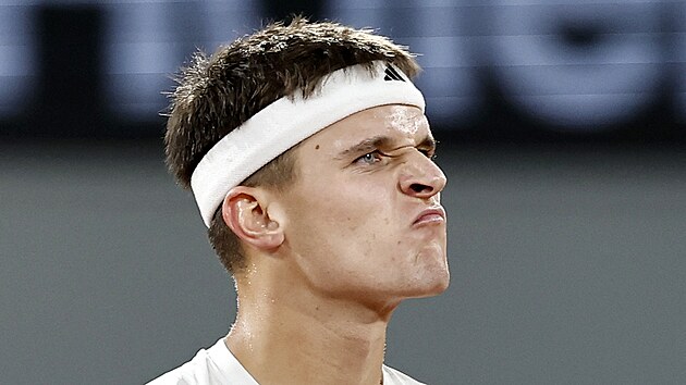 Bezprost�edn� reakce Jakuba Men��ka na prom�n�n� sedm� me�bol ve �tvrtfin�le Roland Garros