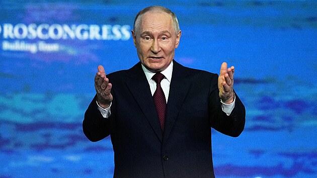 Rusk� prezident Vladimir Putin na Petrohradsk�m mezin�rodn�m ekonomick�m f�ru (5. �ervna 2026)