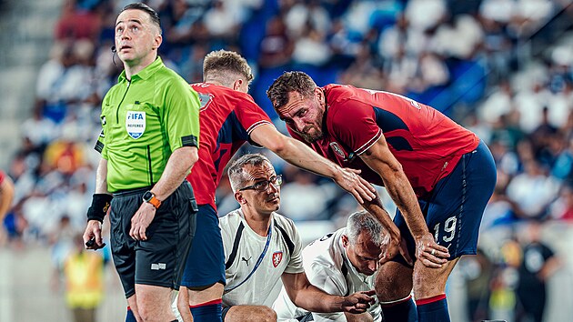 Lékař fotbalové reprezentace Petr Čechal během přípravného utkání s Guatemalou.