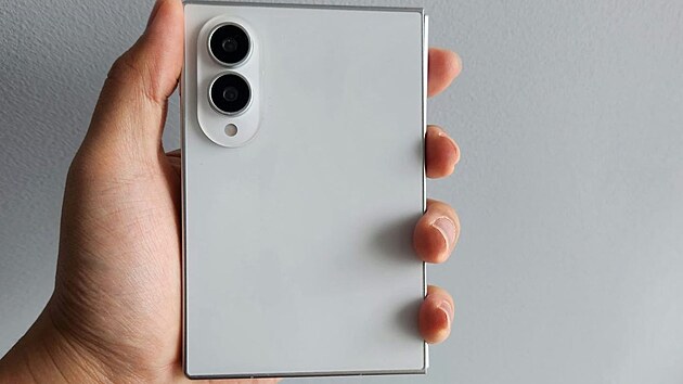 Maketa Samsungu Z Fold 8 Wide