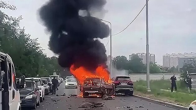 Ve m�st� Bala�icha u Moskvy explodoval osobn� automobil, v n�m� �dajn� zahynul jeden z rusk�ch gener�l�. (9. �ervna 2026)