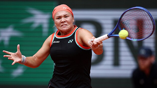 Maja Chwaliňská Paris'te yarı finale yükseldi, Aryna Sabalenková ise kazanamadı